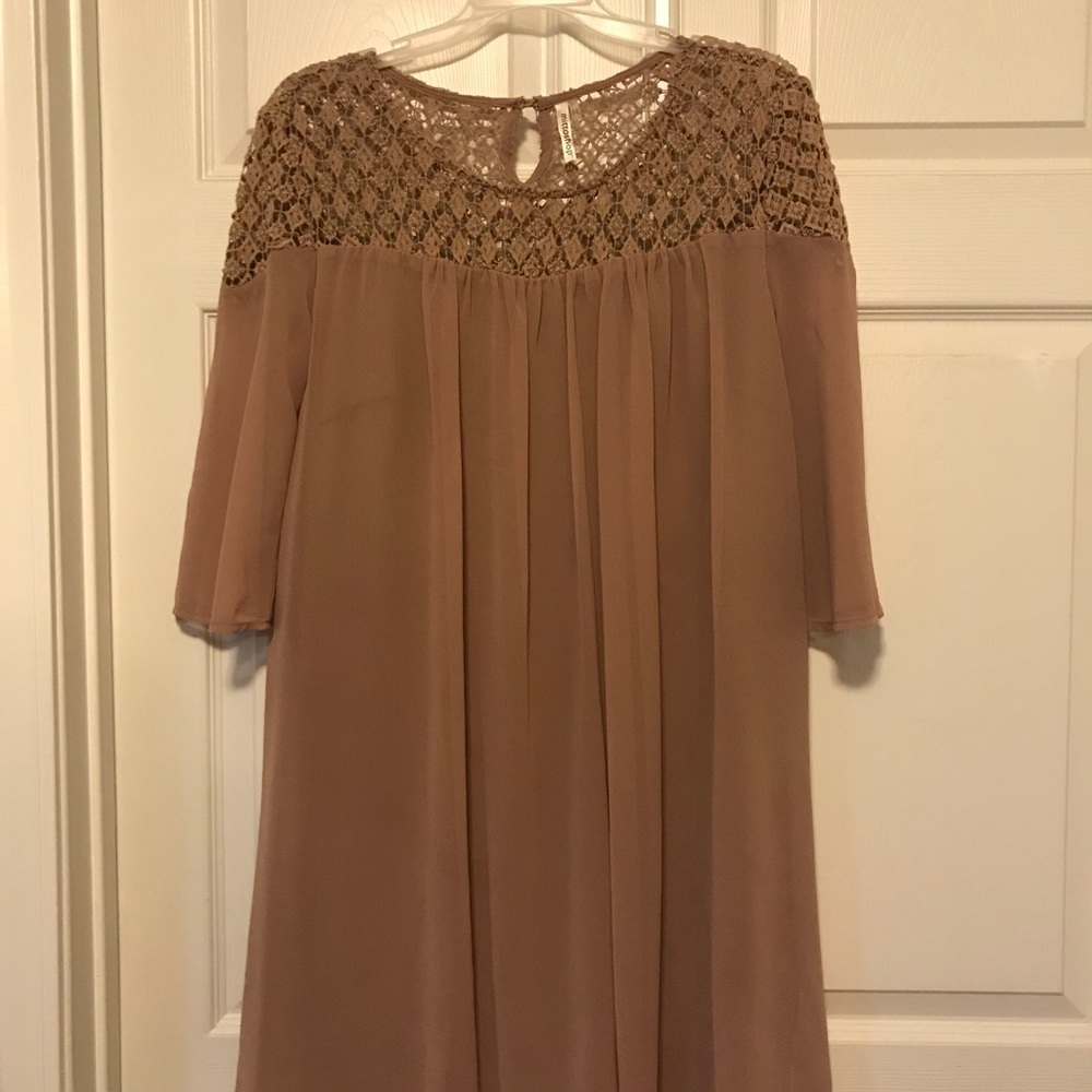 Boutique dusty rose colored dress with lining